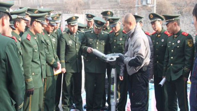 我公司技術(shù)人員在蘭州市消防特勤大隊(duì)為消防官兵現(xiàn)場(chǎng)顯示、培訓(xùn)我公司所供設(shè)備